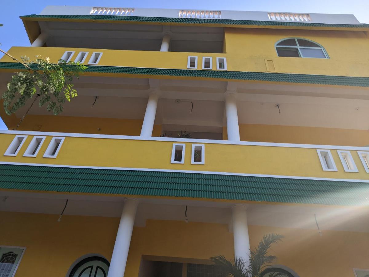 Blue Moon Guest House 马哈巴利普拉姆 外观 照片